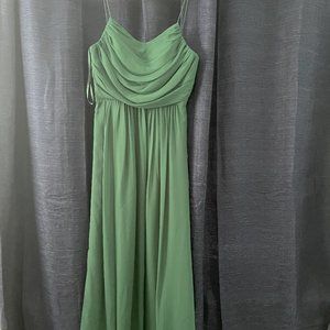 Green Spaghetti Strap Formal Dress SIZE 4/6 (runs more like a 4)
